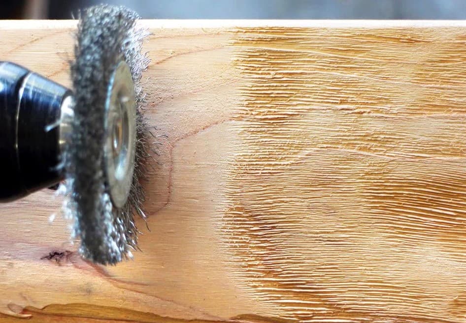 Браширование древесины как метод обработки: способы, технология, особенности